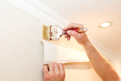 Pose de papier peint au Souich — revêtements muraux et toiles de verre
